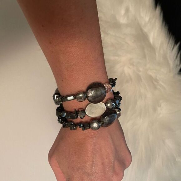 Beaded stretchy bracelets set of 3 - Picture 3 of 4